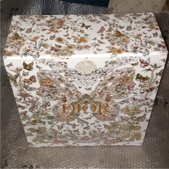 DIOR Limited Edition Butterfly Box
16”by15”by 7 “ - Picture 4 of 7
